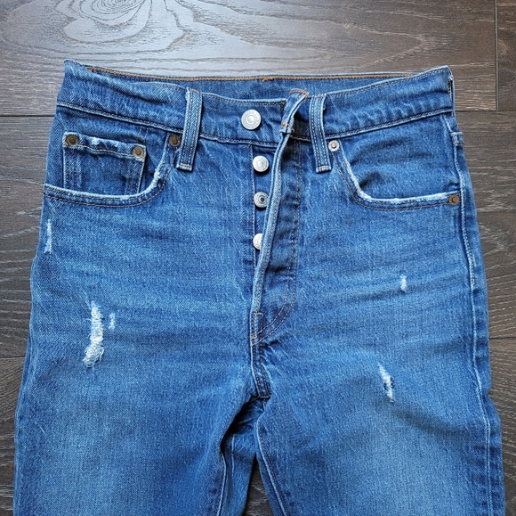 Levi's 501 Skinny Cutoffs - Picture 2 of 6